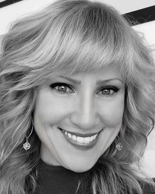 Photo of Lynzee Buseck, Licensed Professional Counselor, MS, LPC, NCC, GCDF