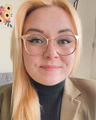 Photo of Hollie Roper, Marriage & Family Therapist Associate in Inner Richmond, San Francisco, CA