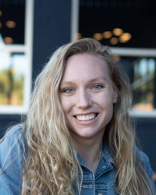 Photo of Jessica Coe, Pre-Licensed Professional, MA, RMHCI