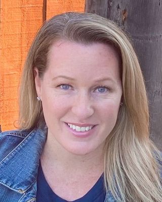 Photo of Kelly Graham Flores, Marriage & Family Therapist, LMFT