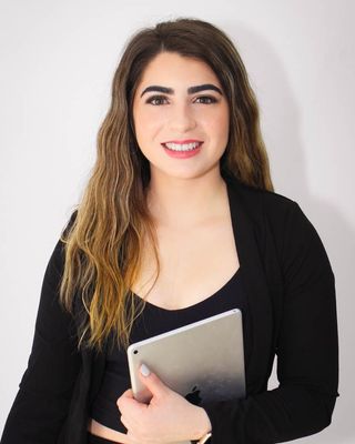 Photo of Christina DeFranco, Registered Psychotherapist (Qualifying), HBA, RYT-500