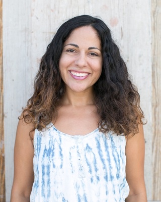 Photo of Nicole Taher, Marriage & Family Therapist Associate in Seattle, WA