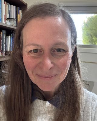 Photo of Jocelyn Weis, Psychotherapist, MA, PACFA