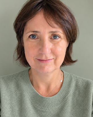 Photo of Stephanie Lee, Psychotherapist, Pre-Accredited Member IACP