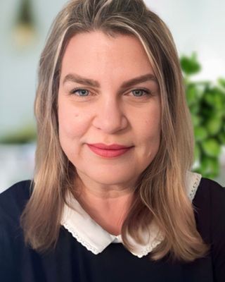 Photo of Lisa Hudson