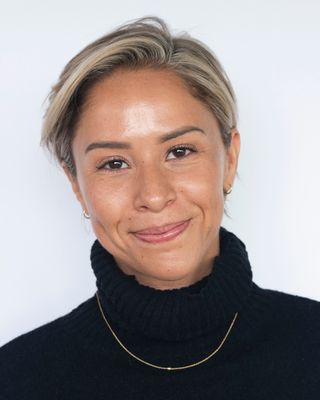 Photo of Dr. Marci Flores, Psychologist, PsyD