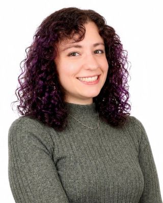 Photo of Em Riveles, Clinical Social Work/Therapist, LCSW