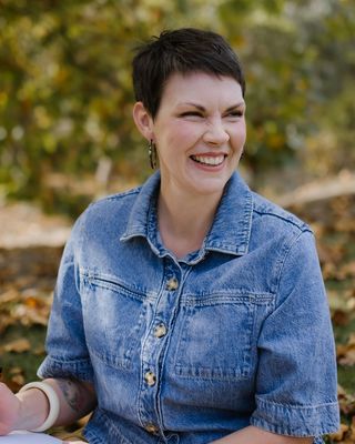 Photo of Steph Thwaites - Pause & Power Women's Therapy, Social Worker, AMHSW