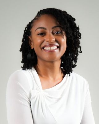 Photo of Ronelle Hoff, Counselor