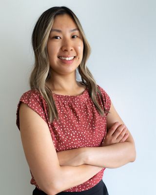 Photo of Lisa Ngo, Counsellor, BSc, MACP, RCC