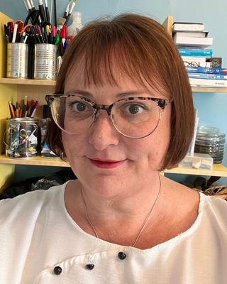Photo of Susan Morris, Psychotherapist, MA, HCPC-Art Therap.