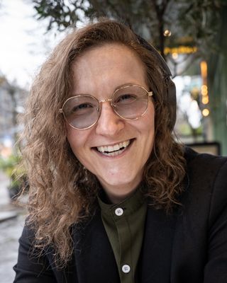 Photo of Ryn Rising, Professional Counselor Associate, LPCA, MA