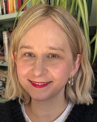 Photo of Hannah Mackenzie, Psychotherapist, MBACP