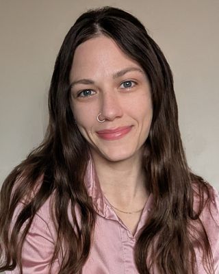 Photo of Samantha Esdon, Registered Psychotherapist (Qualifying)