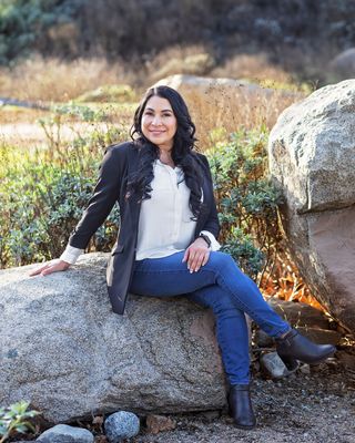 Photo of Dr. Vanessa Armas, Marriage & Family Therapist, PsyD, LMFT