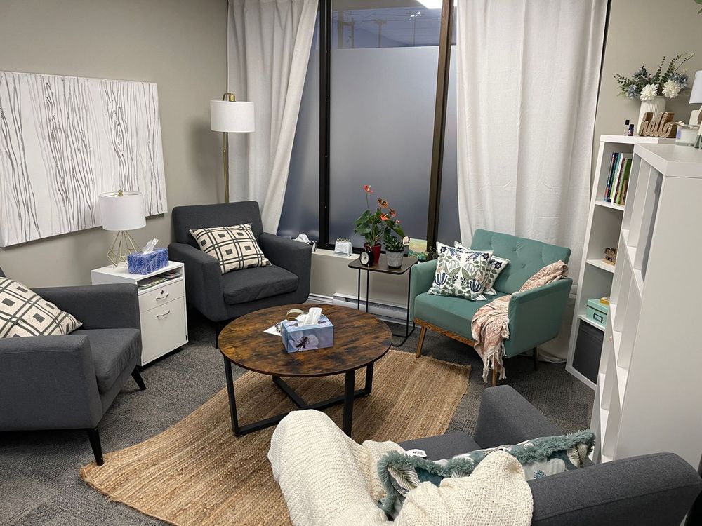 A comfortable therapy space to let go and grow. 