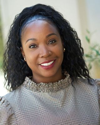 Photo of Renika Battles - Reigning In Light, Clinical Social Work/Therapist, LCSW