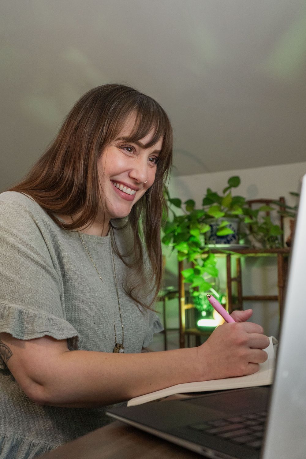 Virtual sessions mean flexibility for you: save time with no commute, avoid waiting rooms, and take sessions from the comfort of home.