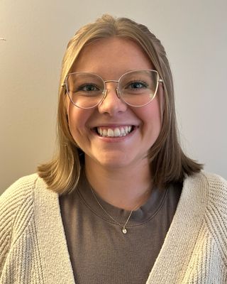 Photo of Lizzy Whybrew, Pre-Licensed Professional, MA, LMHCA
