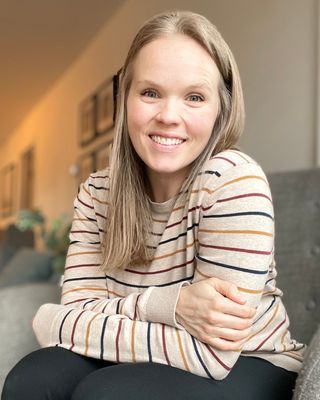 Photo of Steph Collins, Registered Psychotherapist, MDiv, RP