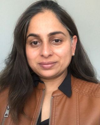 Photo of Nisha Virk, Registered Social Worker, MSW