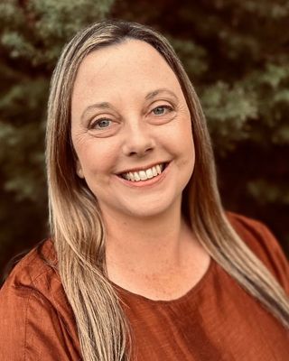 Photo of Holly Lonkay, Psychologist, PsyBA General