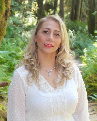 Photo of Shahrzad Akbari, Counsellor, MA, BSc, RCC