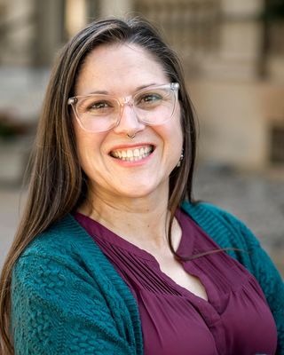 Photo of Erin McMahon, Psychiatric Nurse Practitioner, DNP, PMHNP