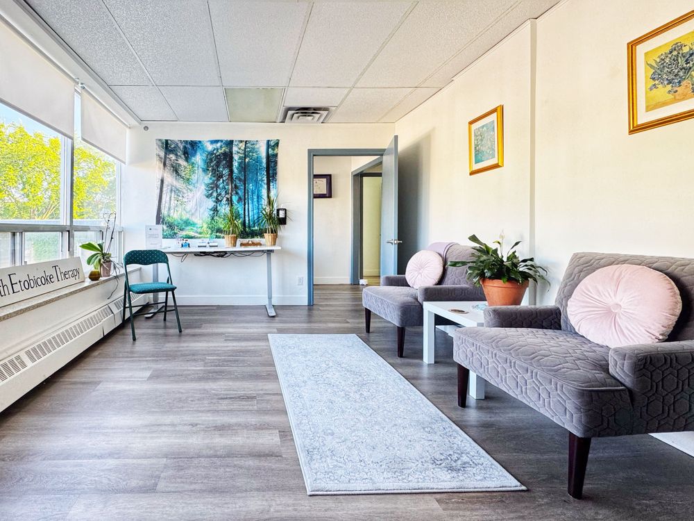 My office is located within South Etobicoke Therapy. When you arrive, I'll meet you in our bright and comfortable waiting area.