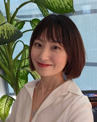 Photo of Dr. Jingwen Irwin Zhang （张婧雯）, Creative Arts Therapist, PhD, LCAT, MT-BC