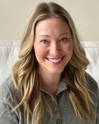 Photo of Andrea Velasquez, Pre-Licensed Professional