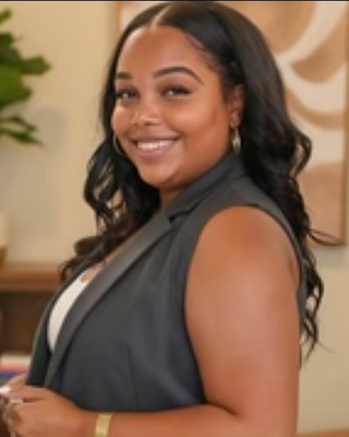 Photo of Raeven Mayes, Clinical Social Work/Therapist, LCSW