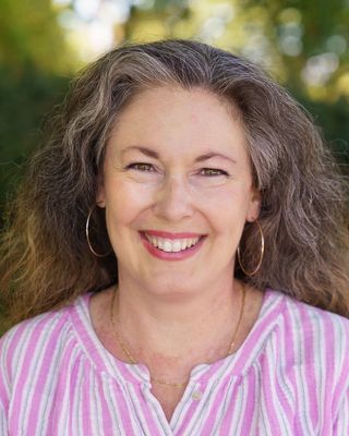 Photo of Sahra Perretz Rosales, Clinical Social Work/Therapist, LSWAIC