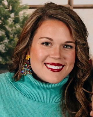 Photo of Lauren Overman, Licensed Professional Counselor, LPC, ATR, NCC, CFRC