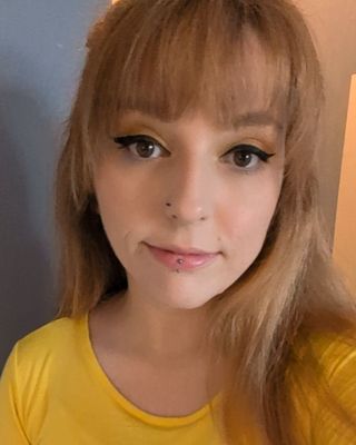 Photo of Dr Lauren Milton-McNally, Psychologist, DCounsPsych, HCPC - Couns. Psych.