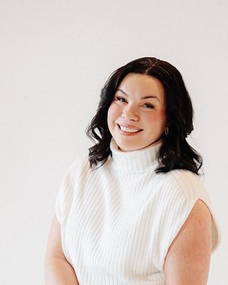 Photo of Nicole Becket (Richards), Counsellor, MACP, RCT