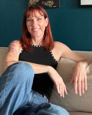 Photo of Lesley Conrad, Registered Mental Health Counselor Intern, RMHCI