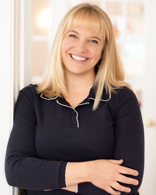 Photo of Lily Ferreira, Clinical Social Work/Therapist, MSW, LICSW, RPT