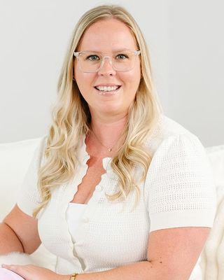 Photo of Caitlynn Waters, Registered Psychotherapist (Qualifying), RP