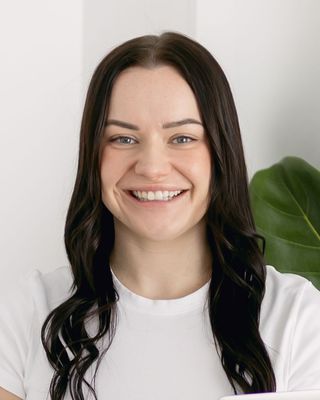 Photo of Claire Dennis, Registered Psychotherapist (Qualifying)