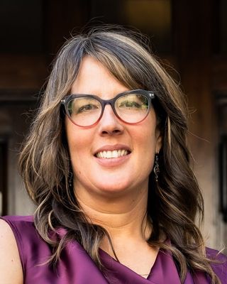 Photo of Shellie Gravitt, Marriage & Family Therapist, MA, LMFT