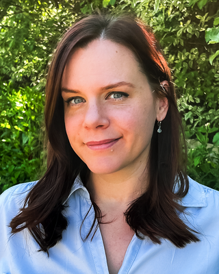 Photo of Dr Lauren Selfe, Counsellor, PhD, MBACP