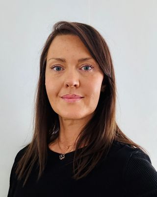Photo of Nicola Fiveash, Counsellor, MNCPS Acc.