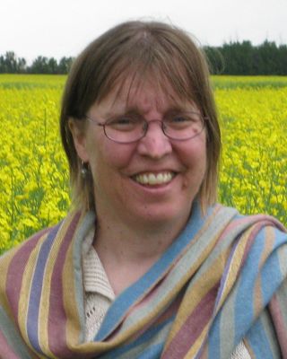 Photo of Karen Thomas - Returning Smiles Art Therapy - Karen Thomas, Art Therapist, DKATI, BEd, ECE