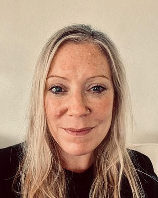 Photo of Amy Timms, Counsellor, MNCPS Acc.