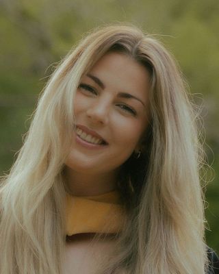 Photo of Hannah Coffee, LCSW Associate , LCSW