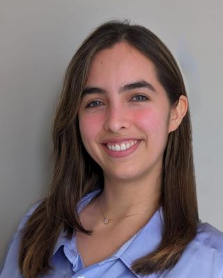 Photo of Anamaría Guzmán C., Pre-Licensed Professional, MA, R-DMT