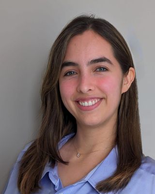 Photo of Anamaría Guzmán C., Pre-Licensed Professional, MA, R-DMT