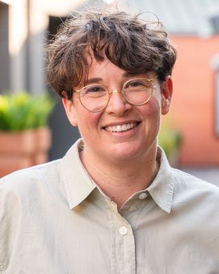 Photo of Sam Given-Dennis, Marriage & Family Therapist, MFT