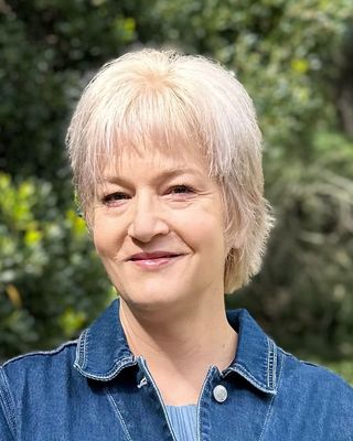 Photo of Karina Rochnik, Marriage & Family Therapist Associate, AMFT